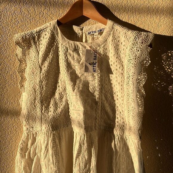 NWT Attic Salt Women's Cream Lace Top Small - Picture 3 of 6